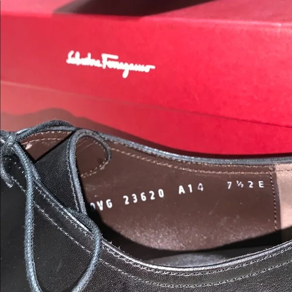 Salvatore Ferragamo Shoes 71/2 - Picture 4 of 8